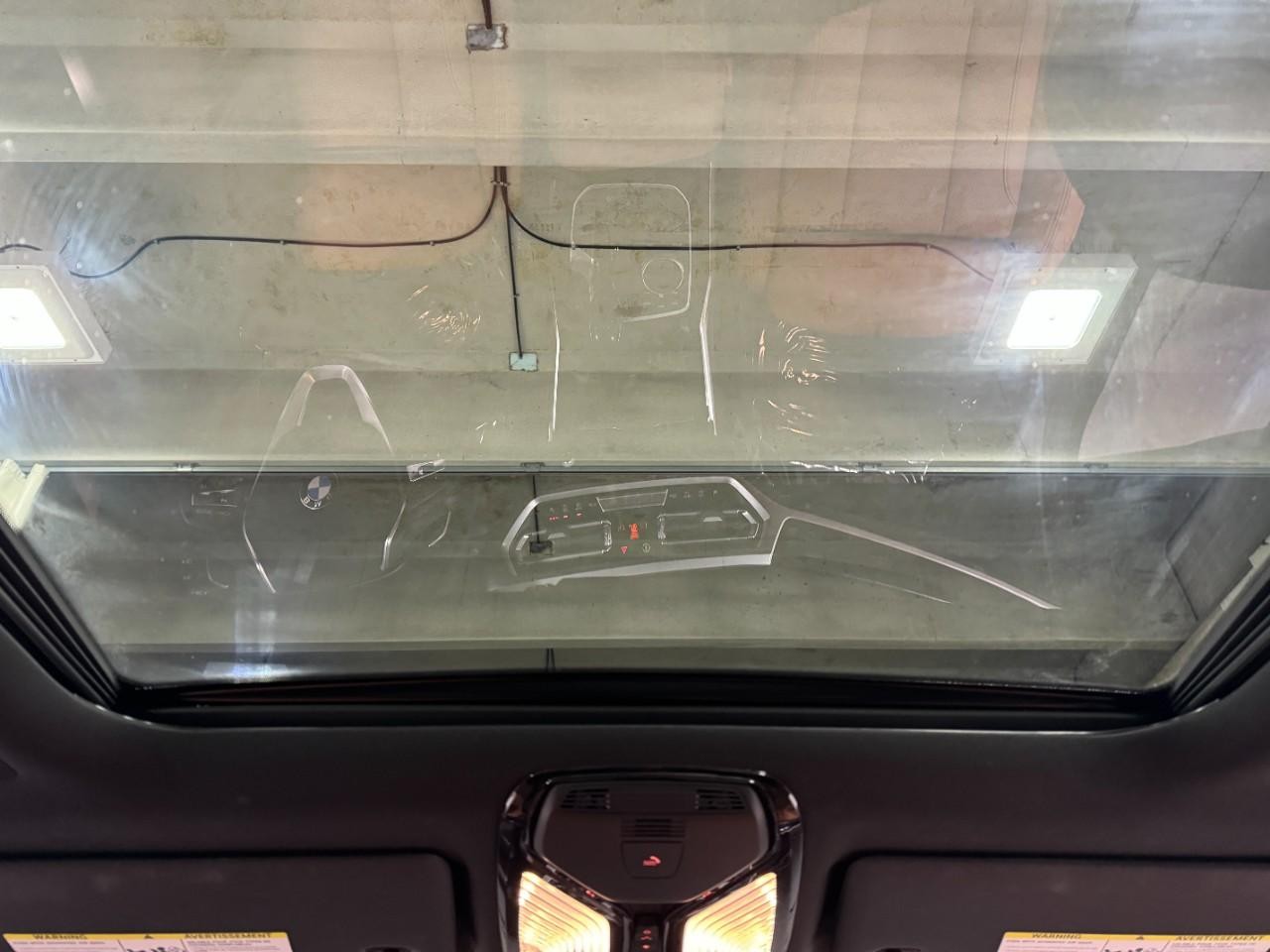 BMW 2 Series Vehicle Full-screen Gallery Image 12