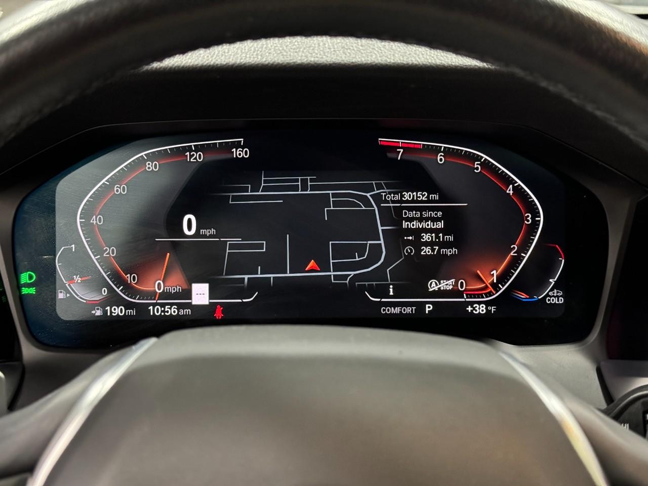 BMW 2 Series Vehicle Full-screen Gallery Image 34