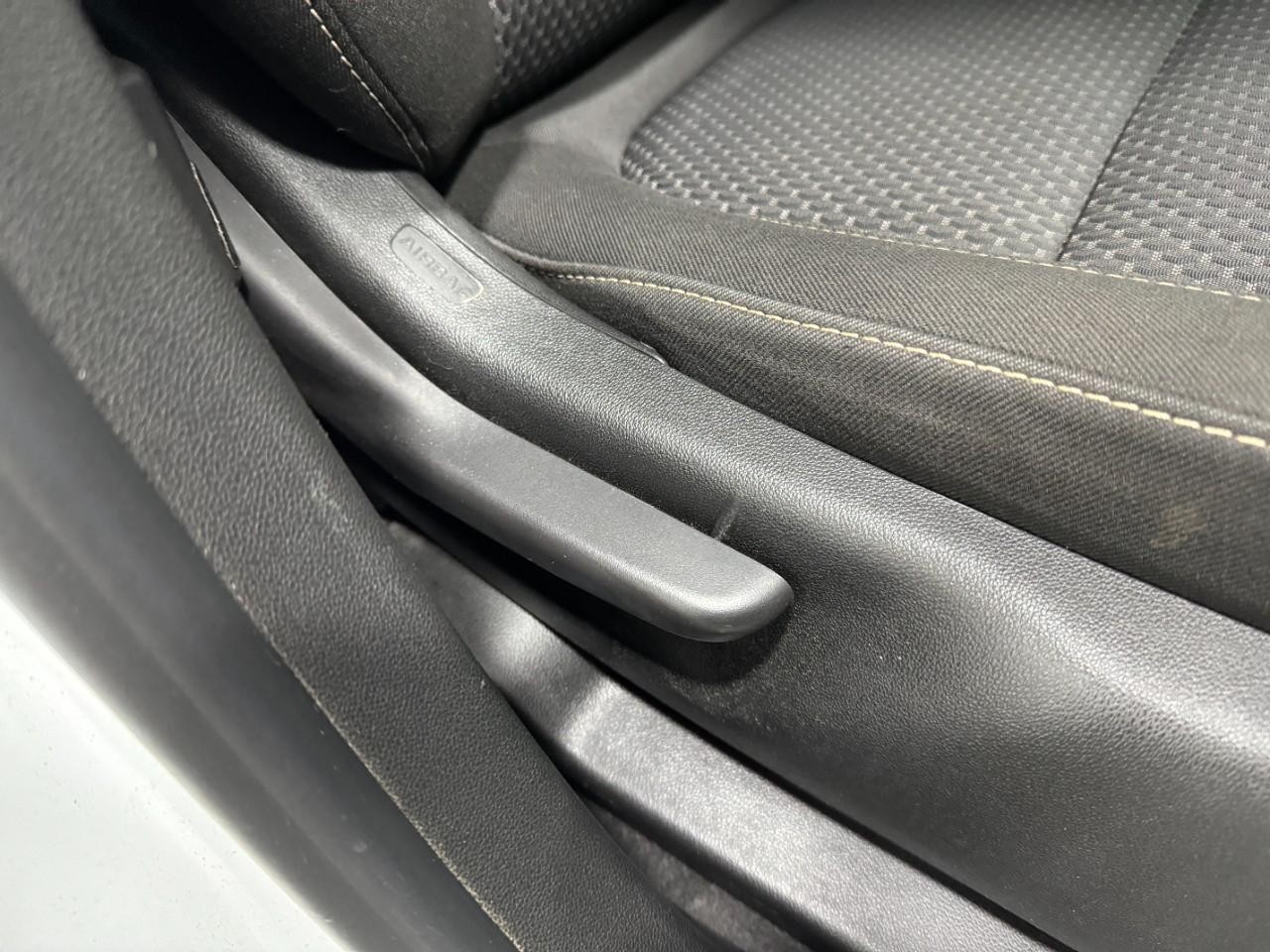 GMC Acadia Vehicle Full-screen Gallery Image 22