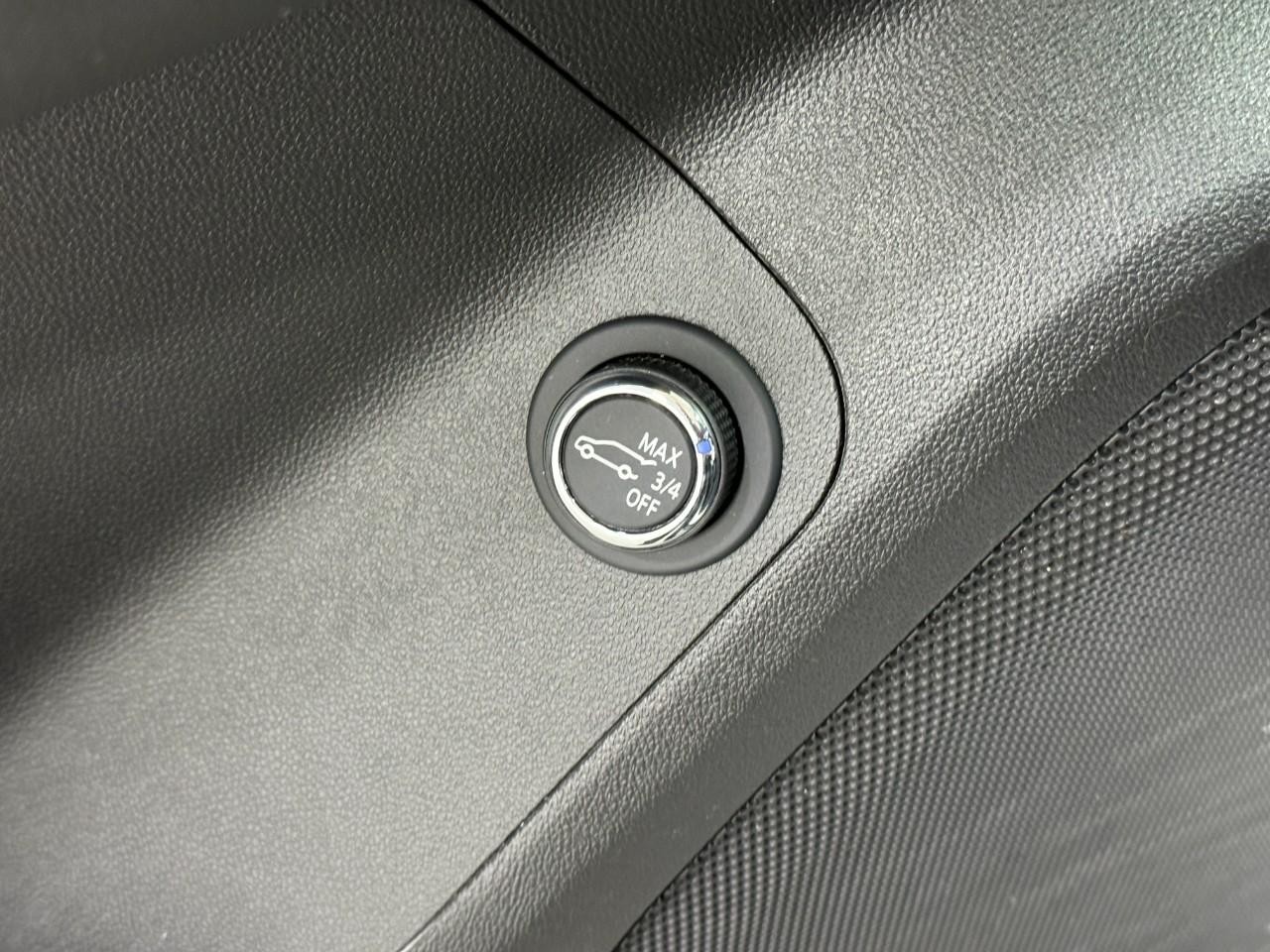 GMC Acadia Vehicle Full-screen Gallery Image 27