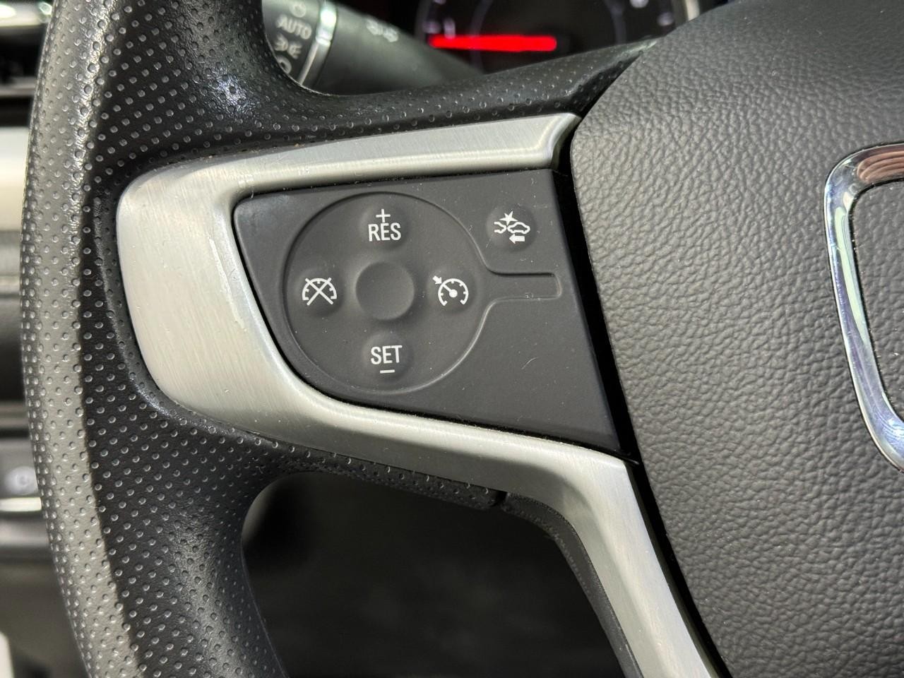 GMC Acadia Vehicle Full-screen Gallery Image 32