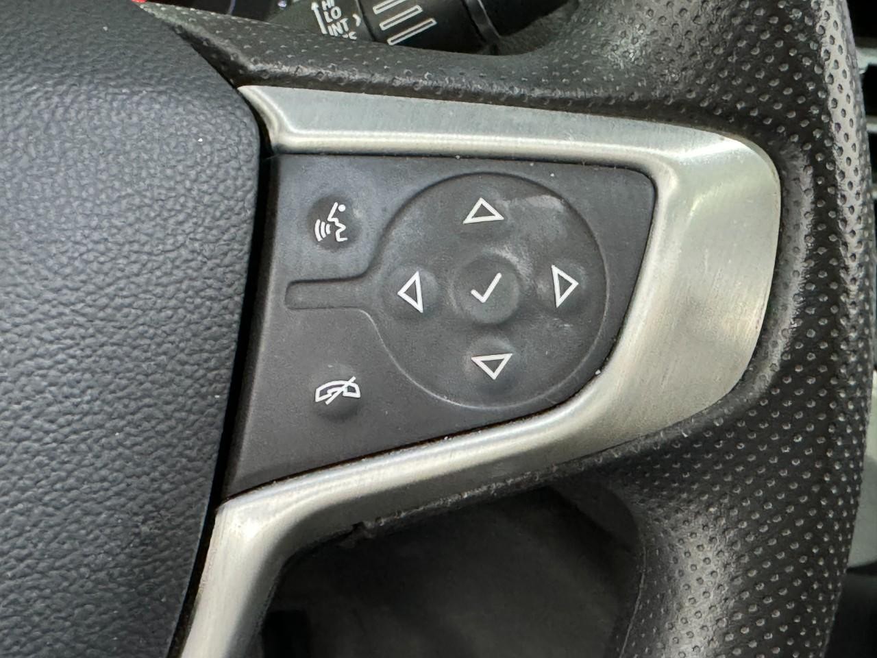 GMC Acadia Vehicle Full-screen Gallery Image 33