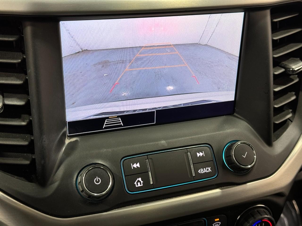 GMC Acadia Vehicle Full-screen Gallery Image 35