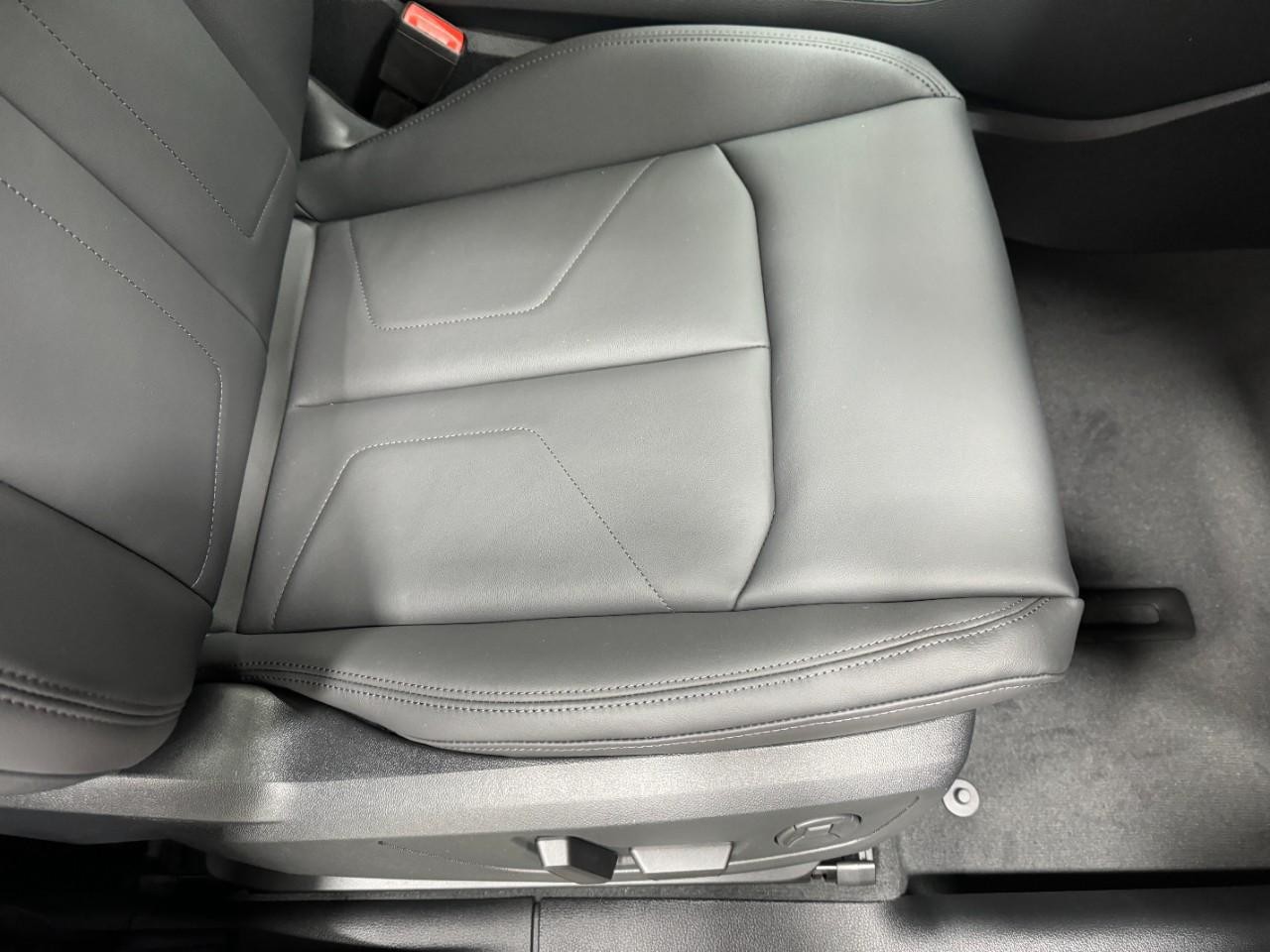 Audi Q3 Vehicle Full-screen Gallery Image 19