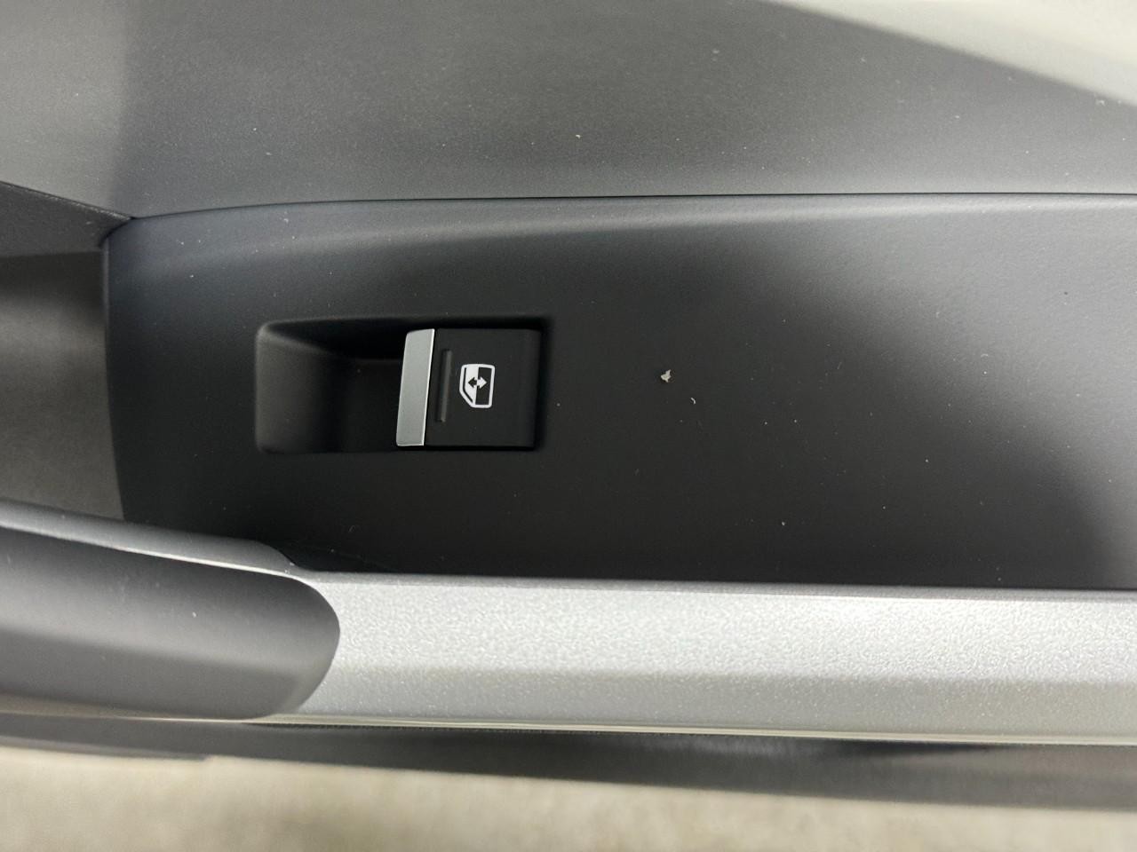 Audi Q3 Vehicle Full-screen Gallery Image 22