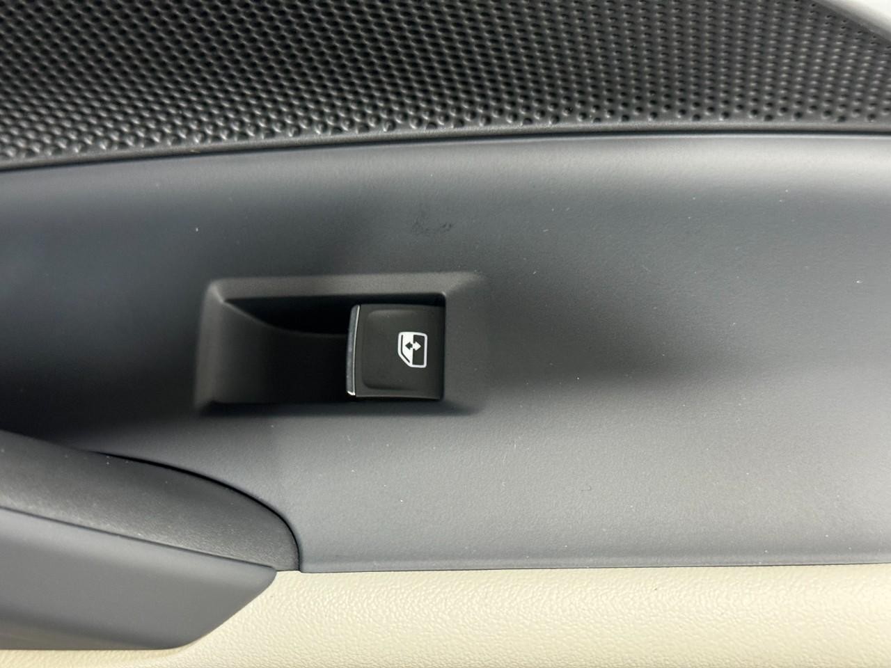 Audi Q5 Vehicle Full-screen Gallery Image 22