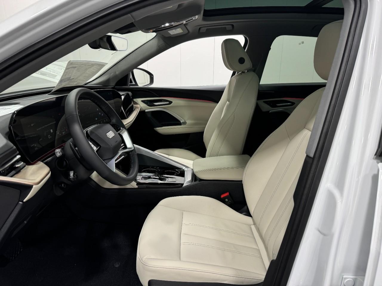 Audi Q5 Vehicle Full-screen Gallery Image 25