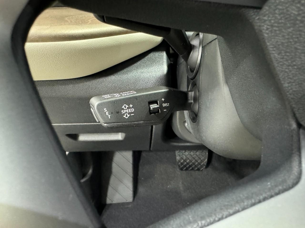 Audi Q5 Vehicle Full-screen Gallery Image 28