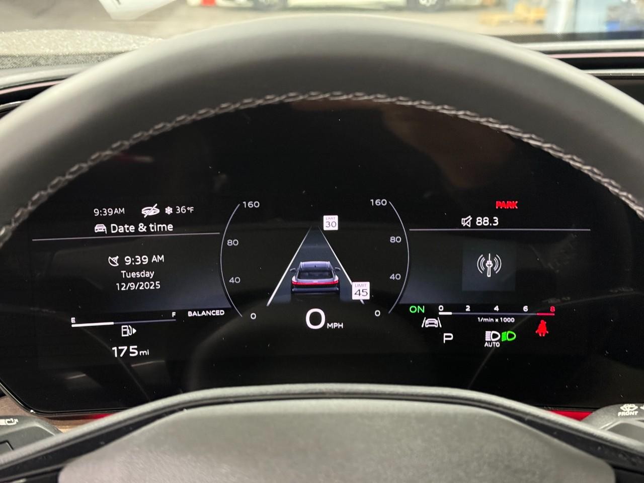 Audi Q5 Vehicle Full-screen Gallery Image 31