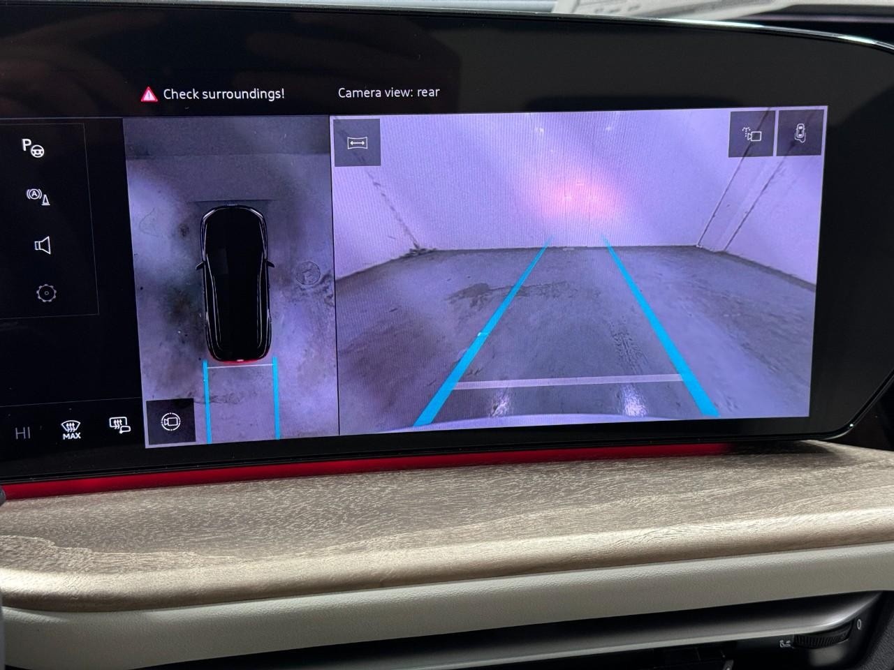 Audi Q5 Vehicle Full-screen Gallery Image 32