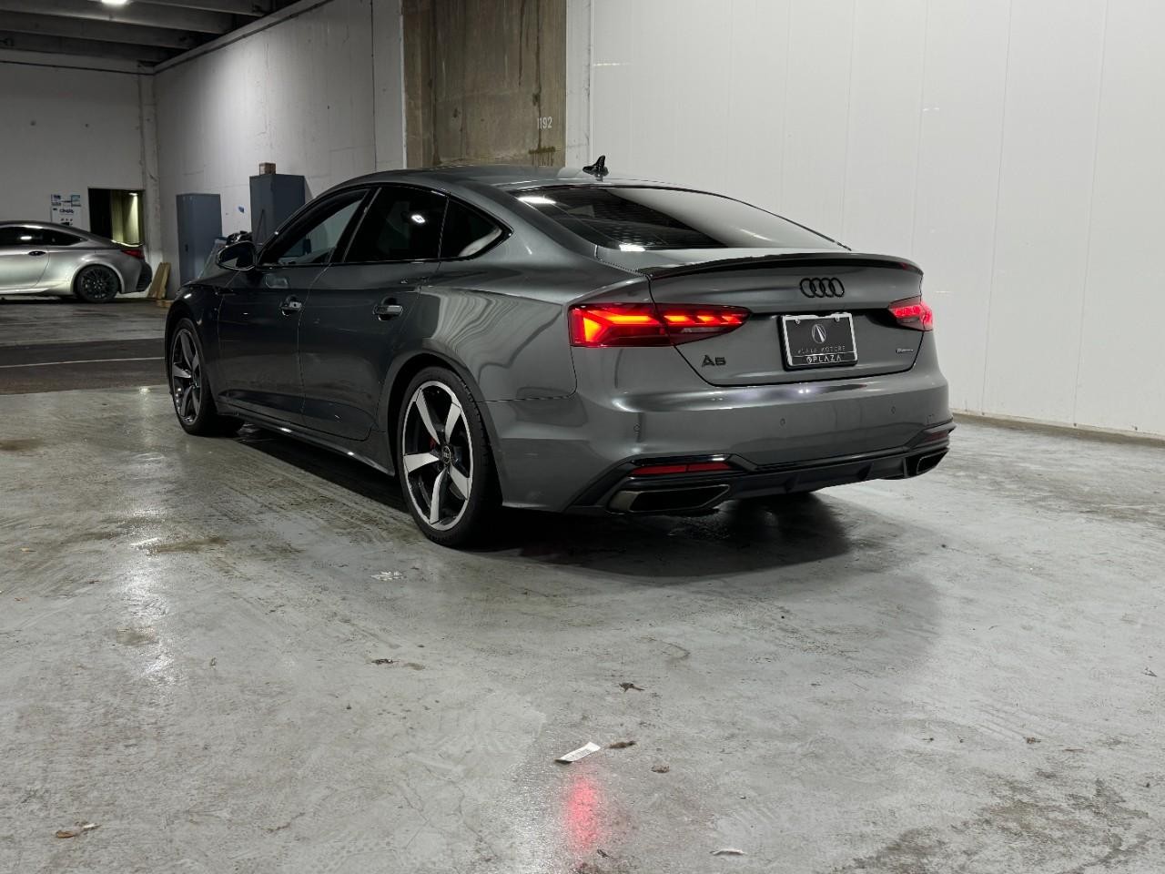 Audi A5 Sportback Vehicle Full-screen Gallery Image 03