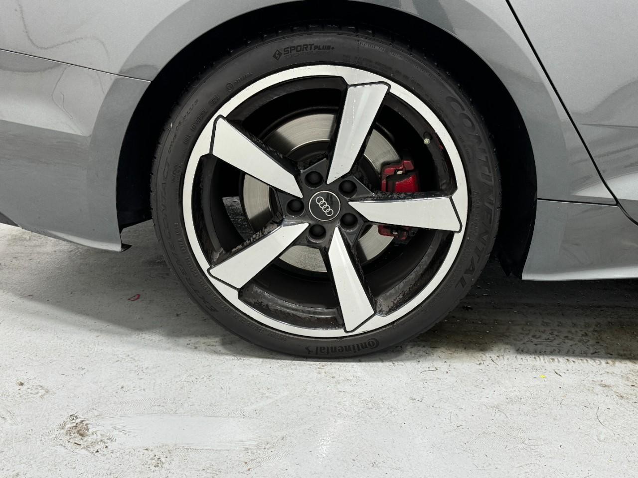 Audi A5 Sportback Vehicle Full-screen Gallery Image 05