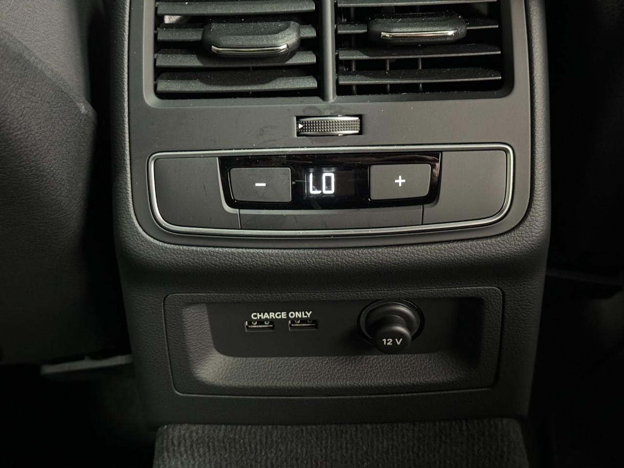 Audi A5 Sportback Vehicle Full-screen Gallery Image 11