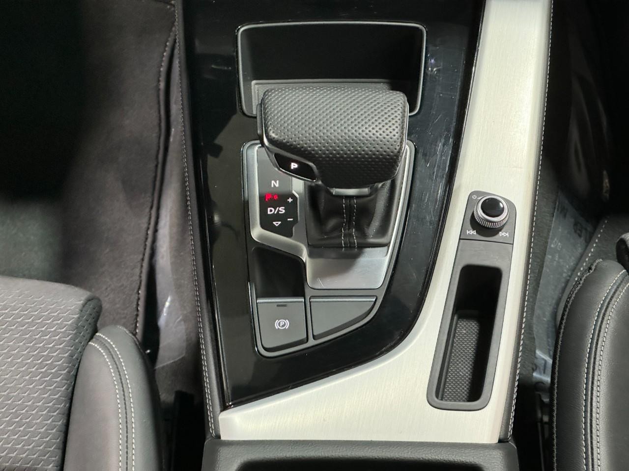 Audi A5 Sportback Vehicle Full-screen Gallery Image 17