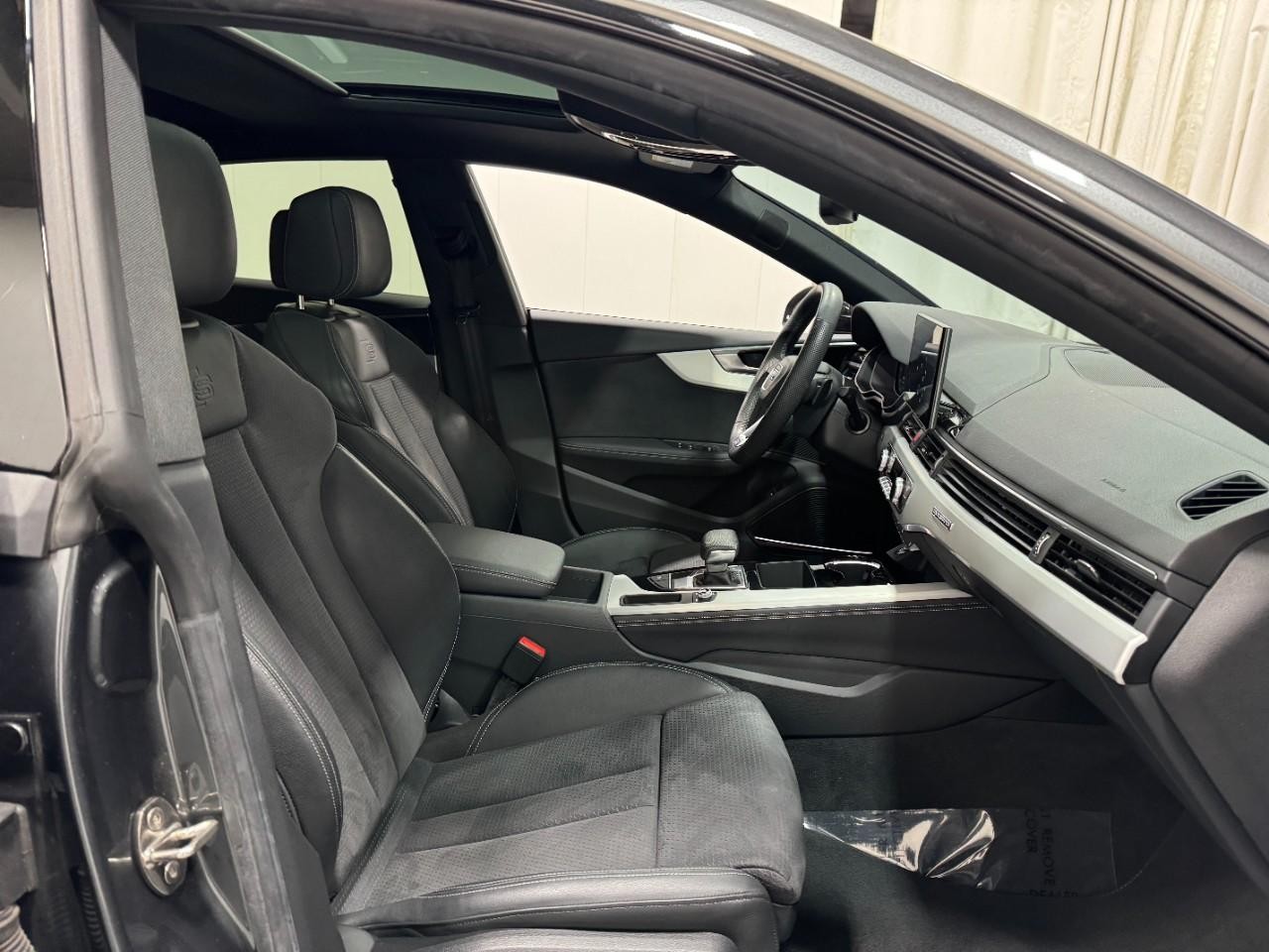 Audi A5 Sportback Vehicle Full-screen Gallery Image 19