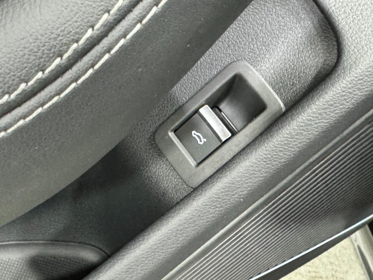 Audi A5 Sportback Vehicle Full-screen Gallery Image 26