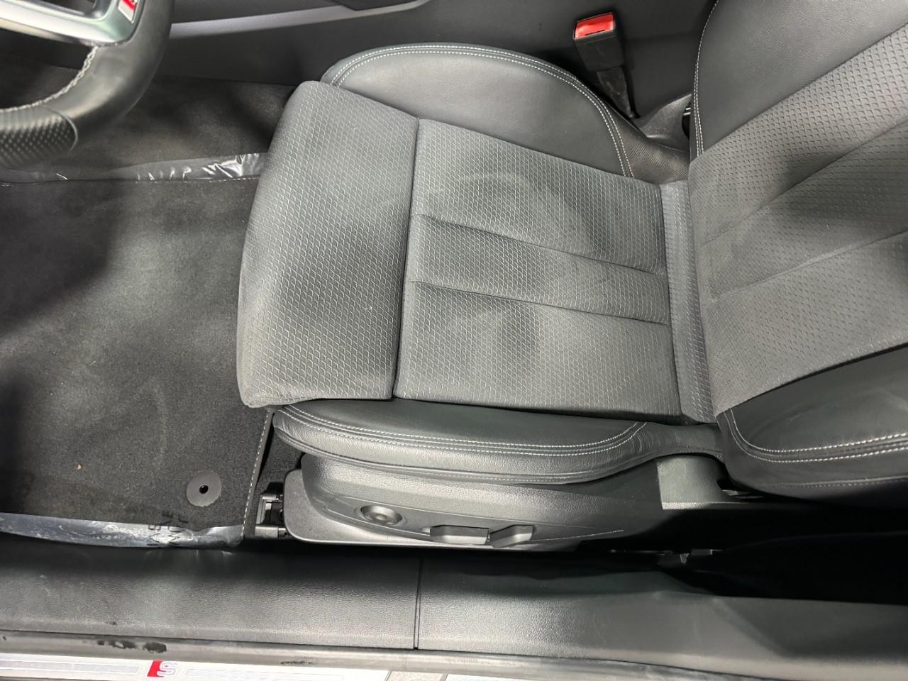 Audi A5 Sportback Vehicle Full-screen Gallery Image 29