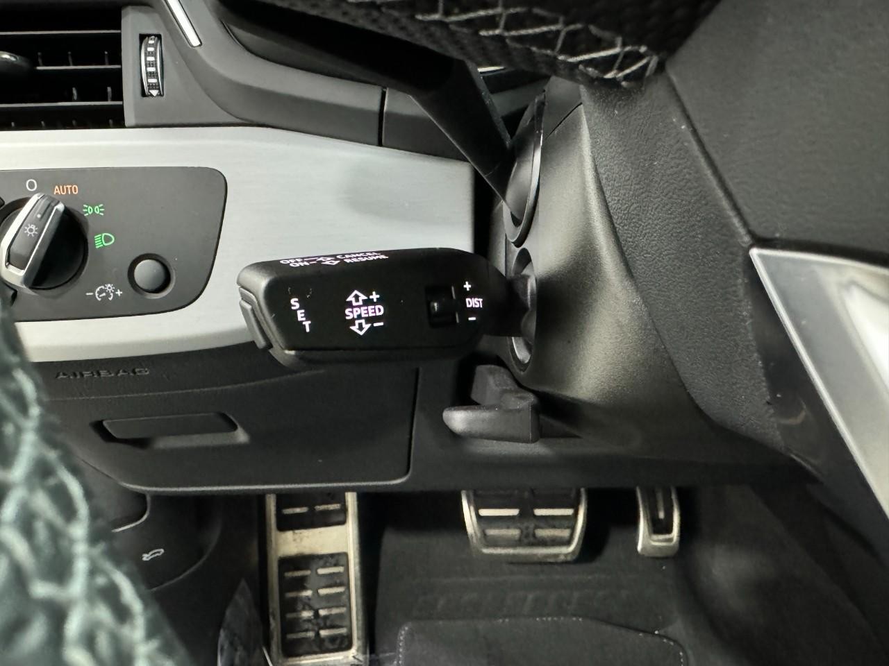 Audi A5 Sportback Vehicle Full-screen Gallery Image 32