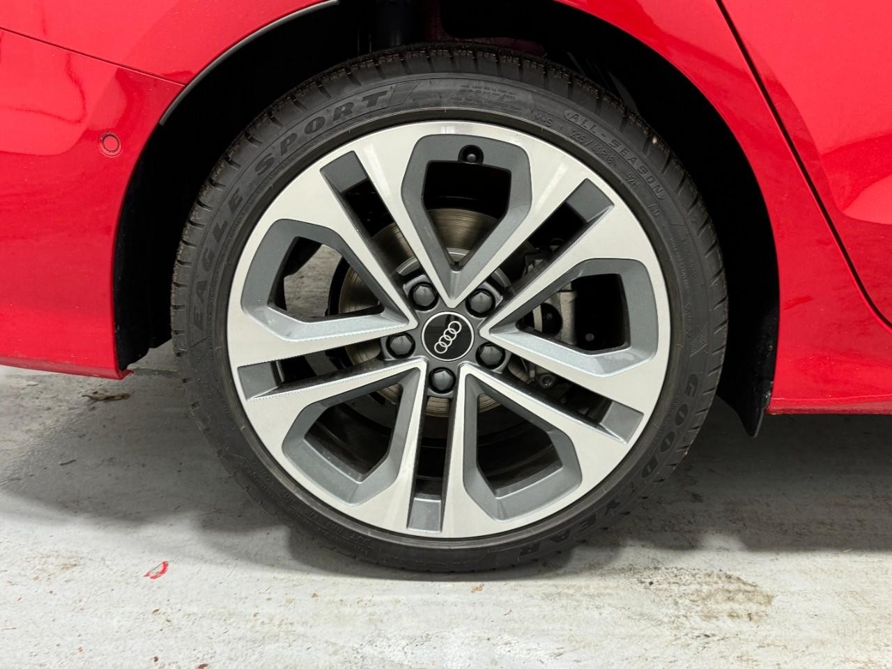 Audi A3 Vehicle Full-screen Gallery Image 5