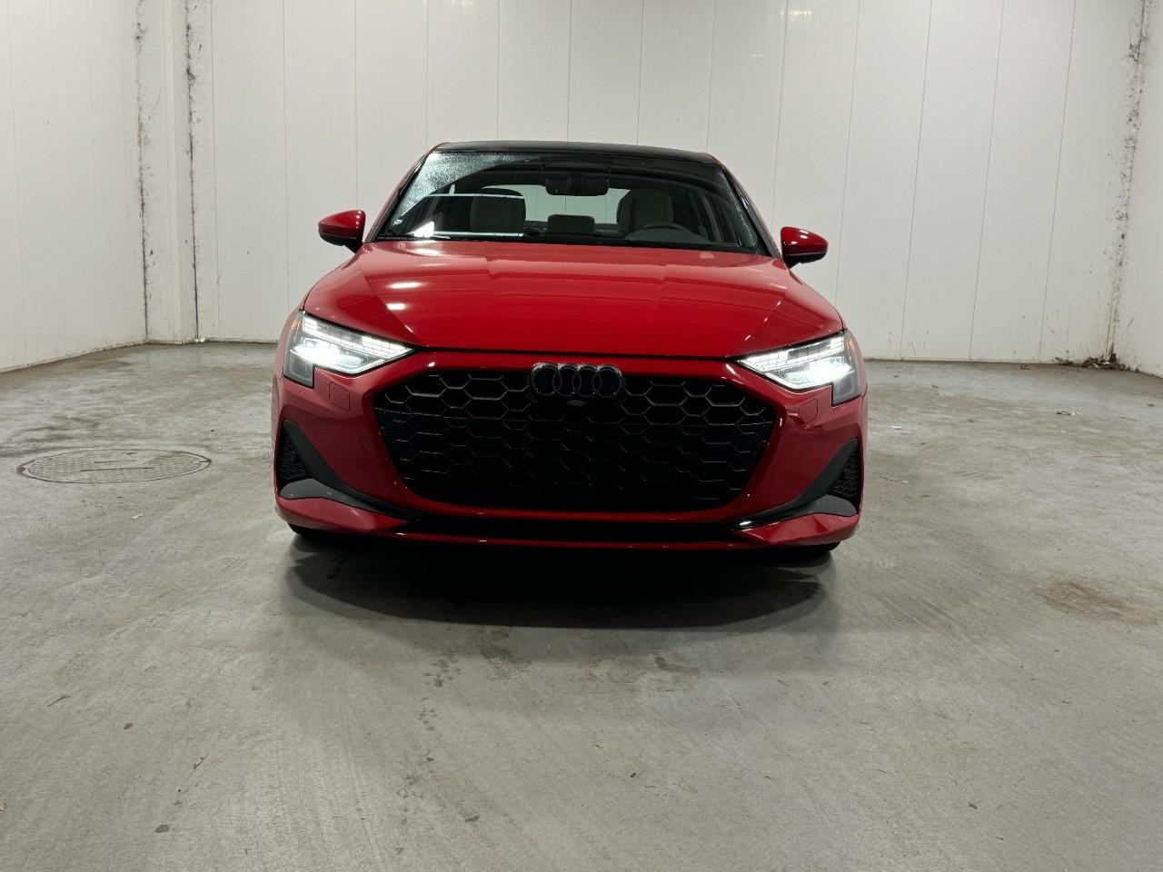 Audi A3 Vehicle Full-screen Gallery Image 7