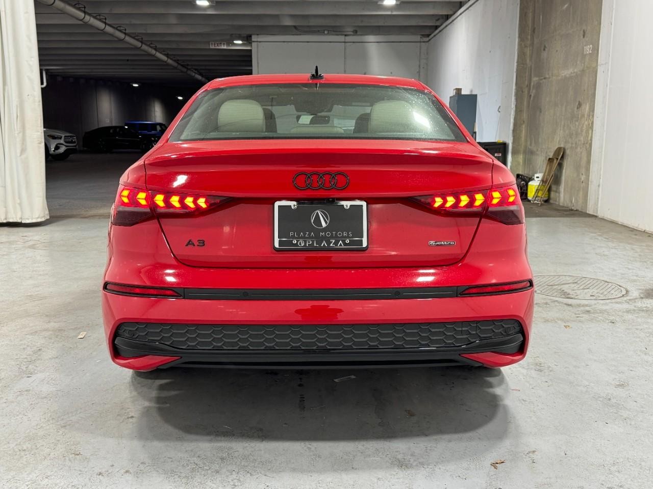 Audi A3 Vehicle Full-screen Gallery Image 9