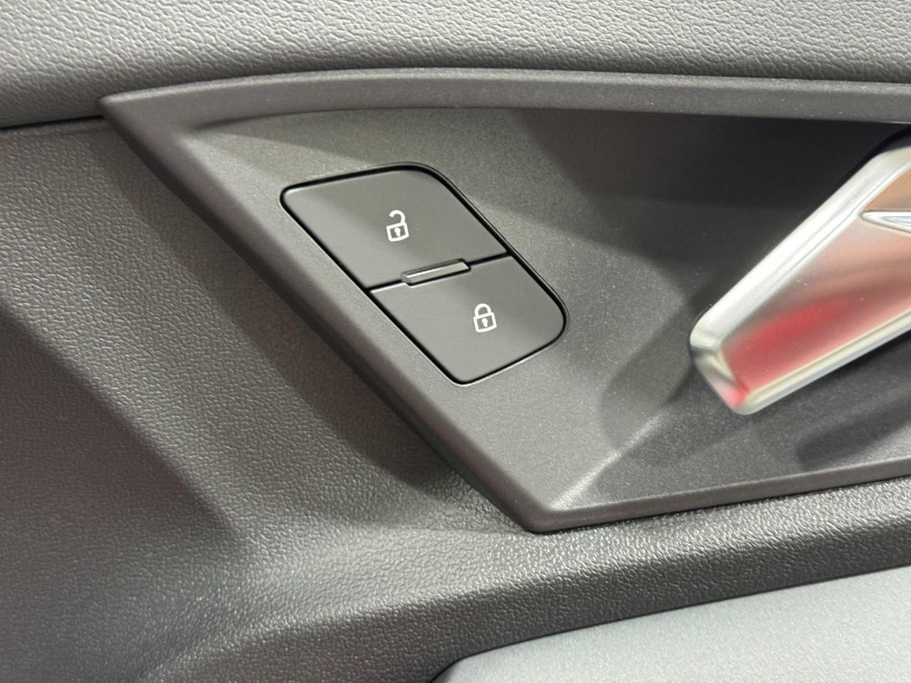 Audi A3 Vehicle Full-screen Gallery Image 20