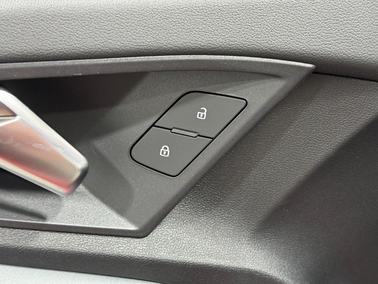 Audi A3 Vehicle Full-screen Gallery Image 22