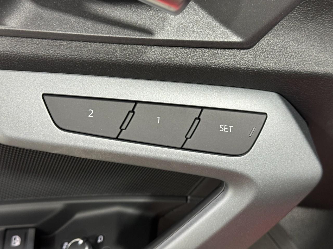 Audi A3 Vehicle Full-screen Gallery Image 23