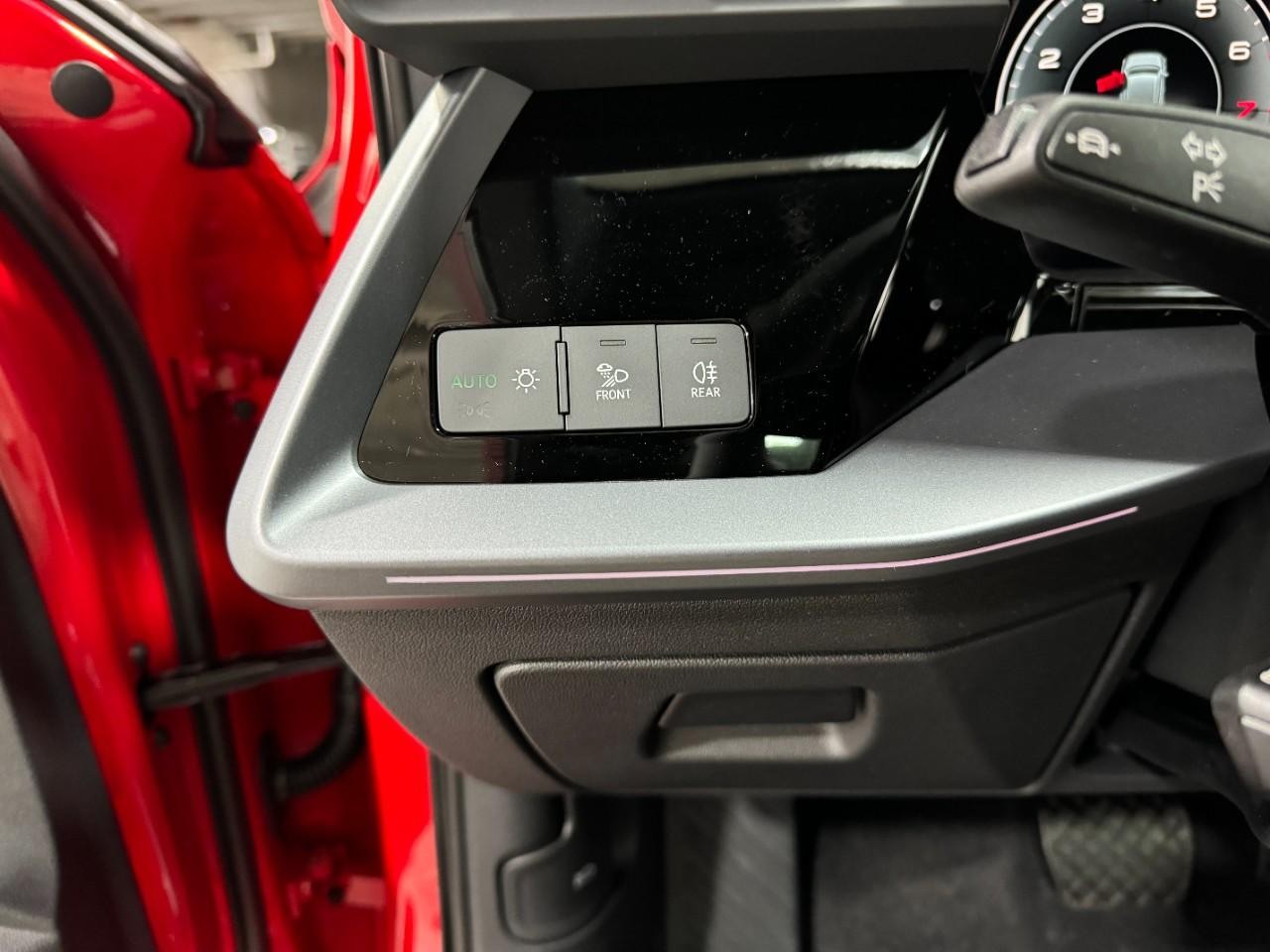 Audi A3 Vehicle Full-screen Gallery Image 29