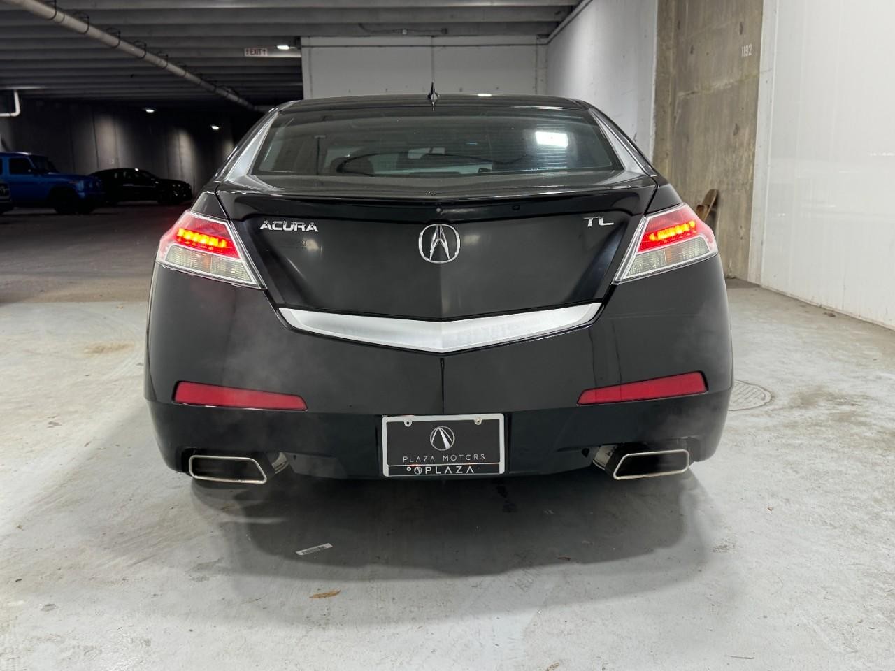 Acura TL Vehicle Full-screen Gallery Image 9