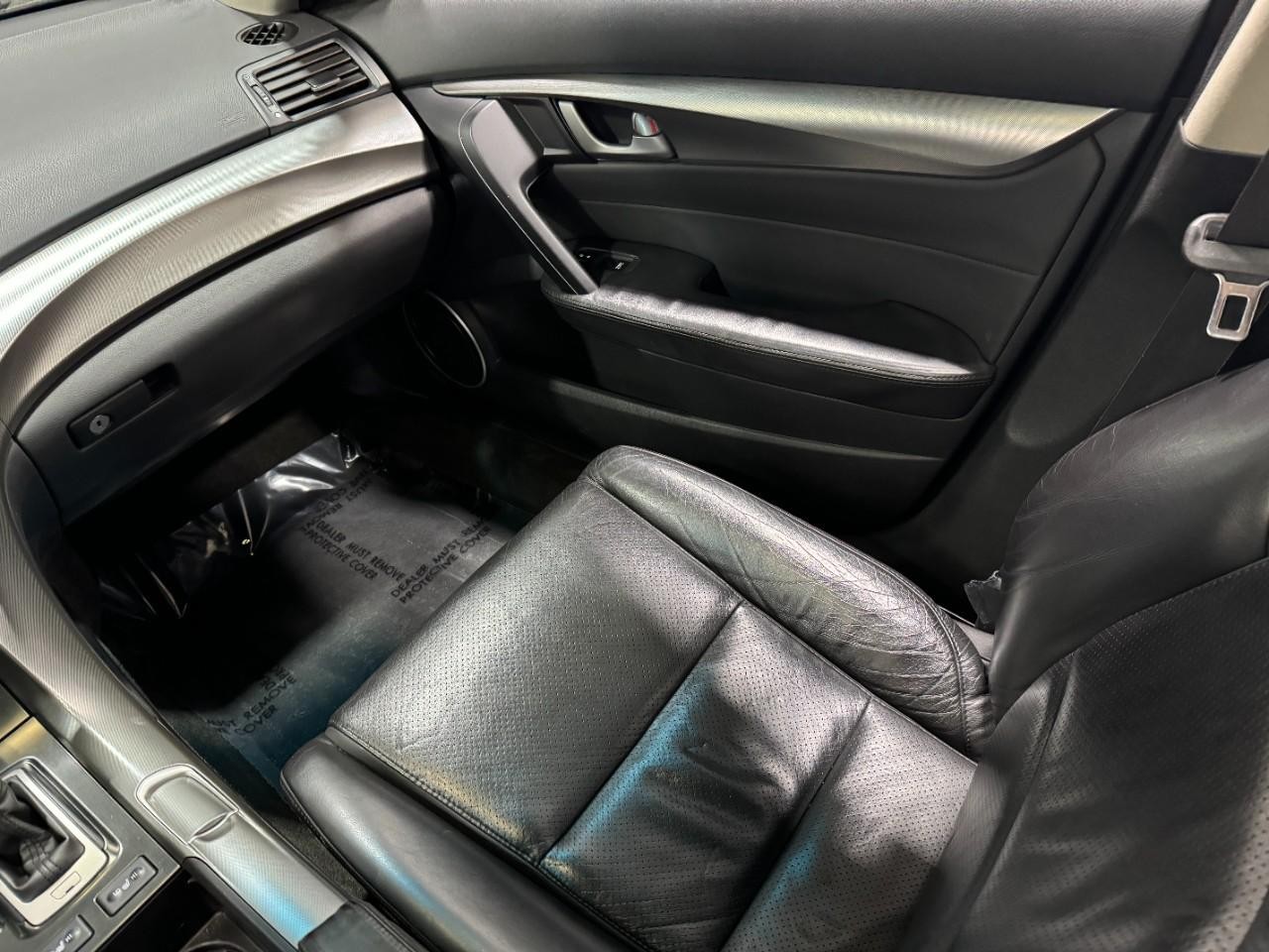 Acura TL Vehicle Full-screen Gallery Image 17