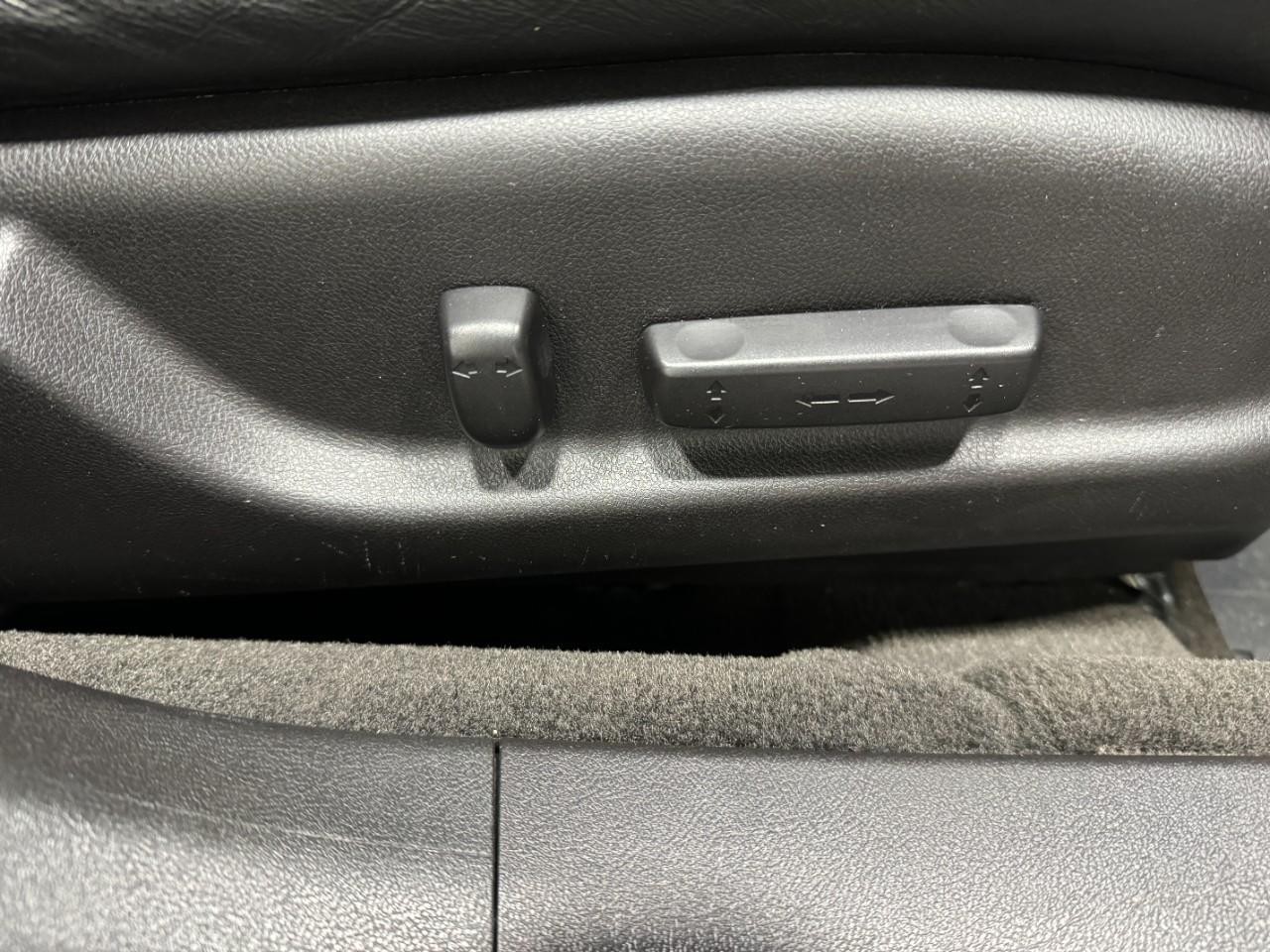 Acura TL Vehicle Full-screen Gallery Image 20