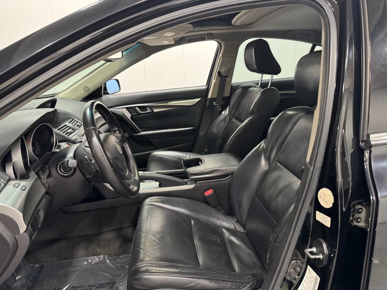 Acura TL Vehicle Full-screen Gallery Image 25