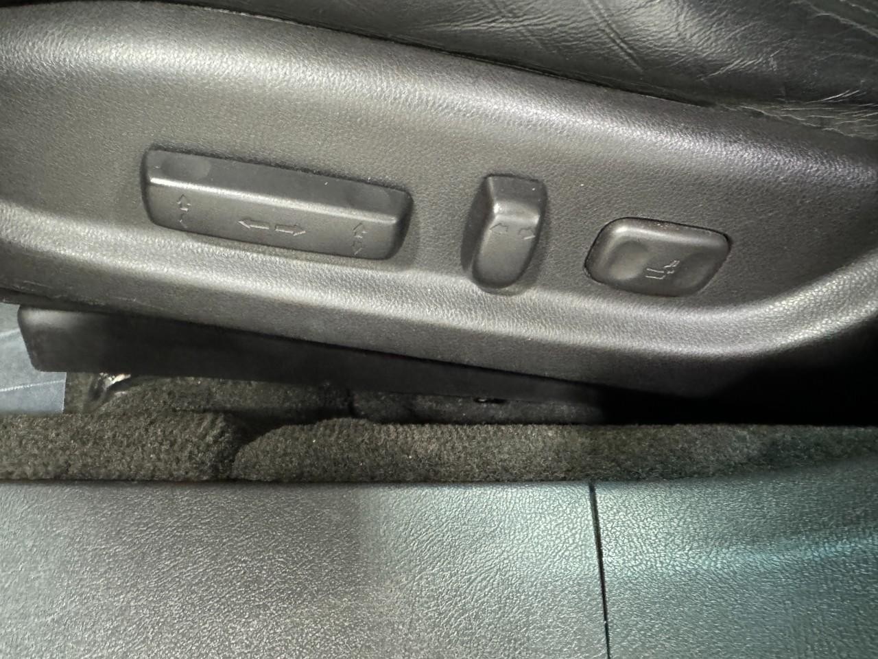 Acura TL Vehicle Full-screen Gallery Image 27