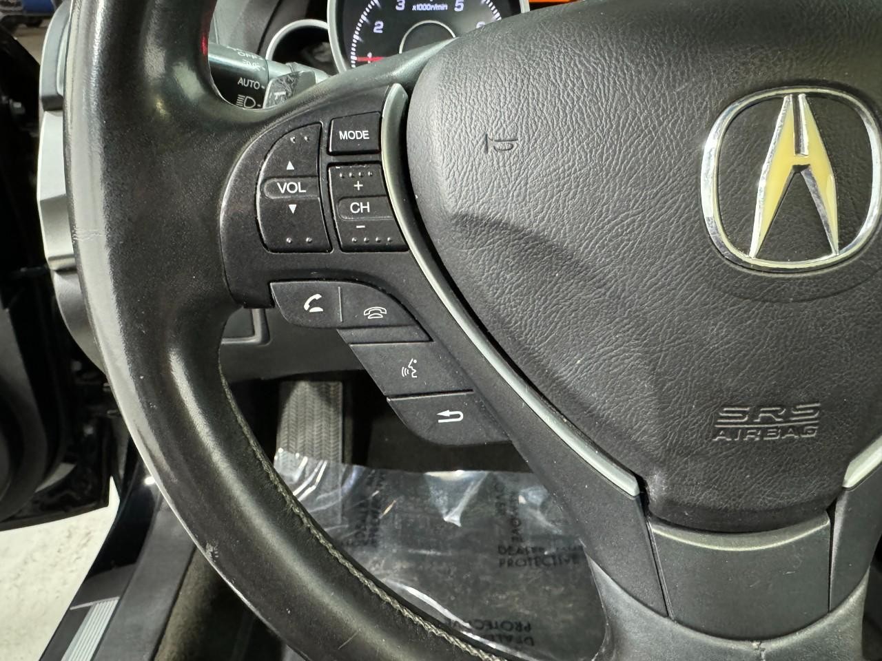Acura TL Vehicle Full-screen Gallery Image 29