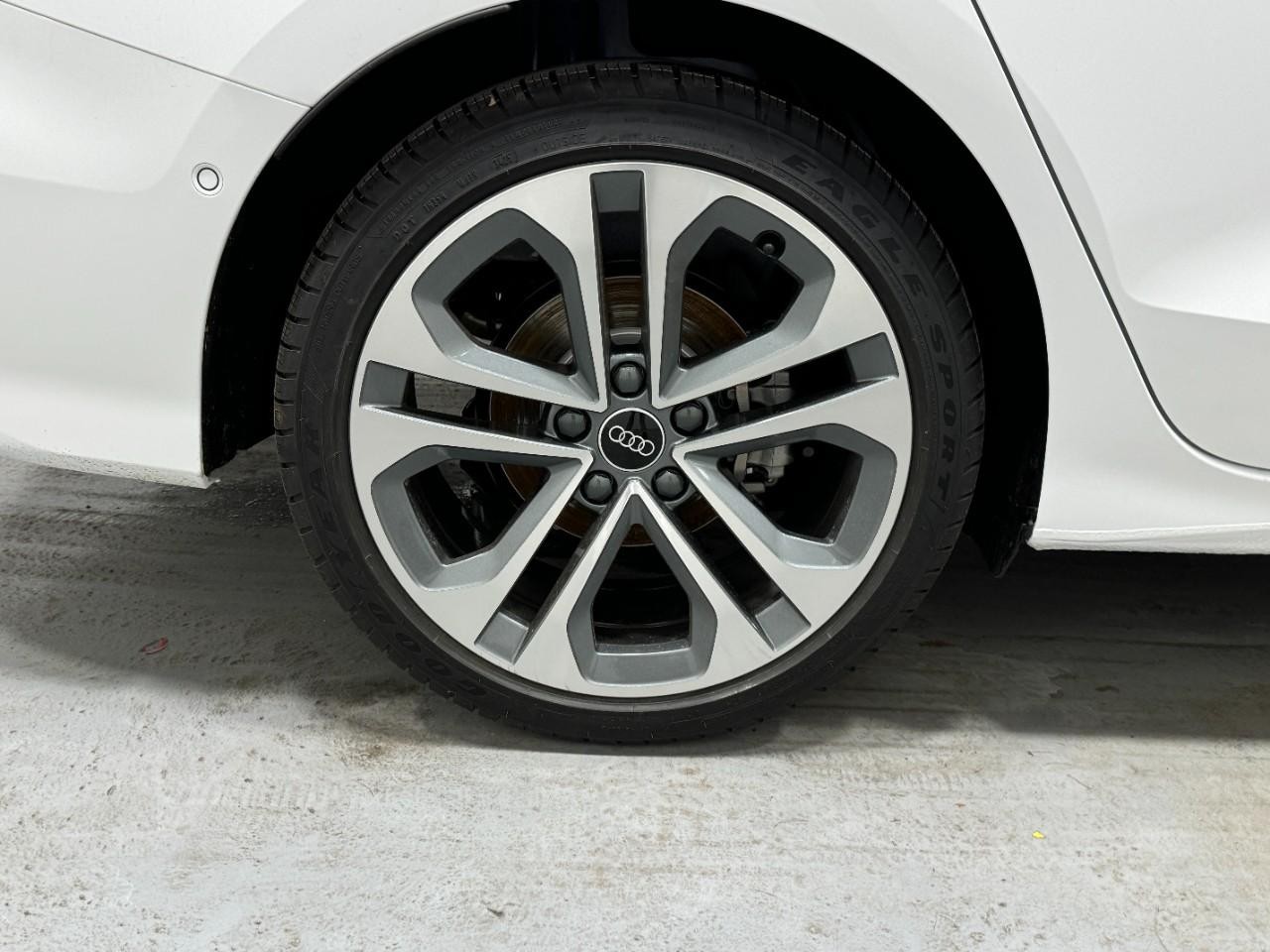 Audi A3 Vehicle Full-screen Gallery Image 5