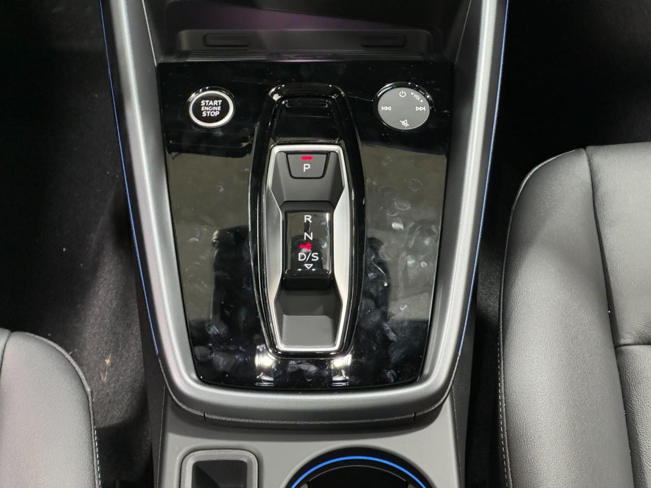 Audi A3 Vehicle Full-screen Gallery Image 16