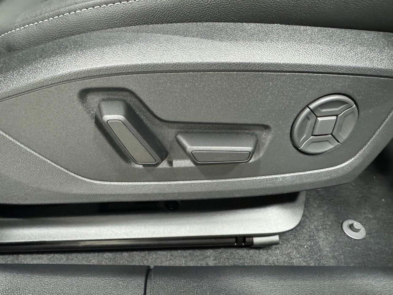 Audi A3 Vehicle Full-screen Gallery Image 20