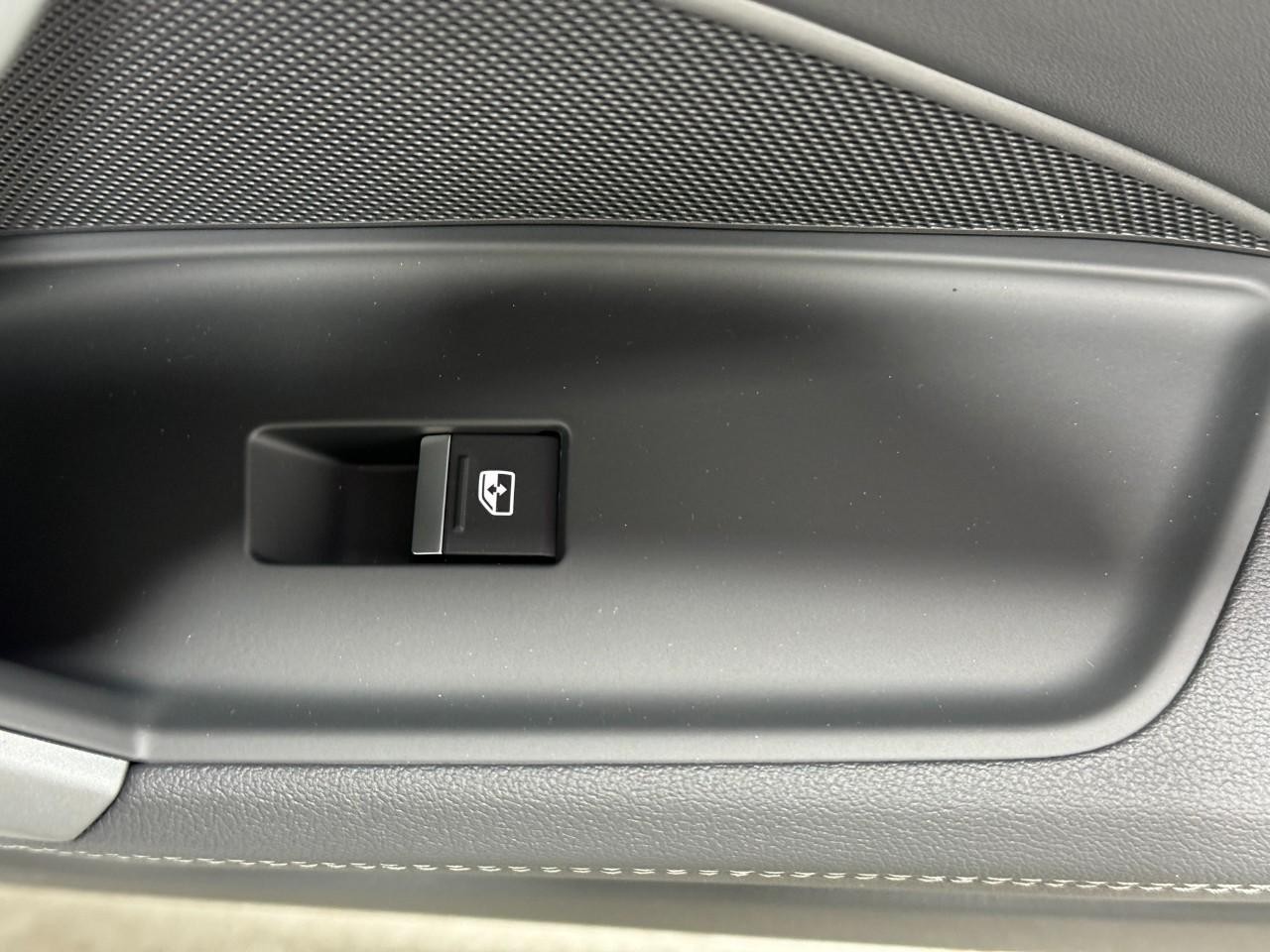 Audi A3 Vehicle Full-screen Gallery Image 22