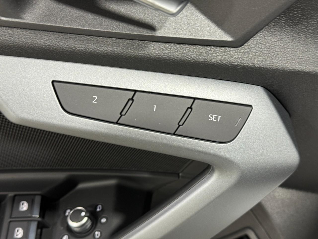 Audi A3 Vehicle Full-screen Gallery Image 24