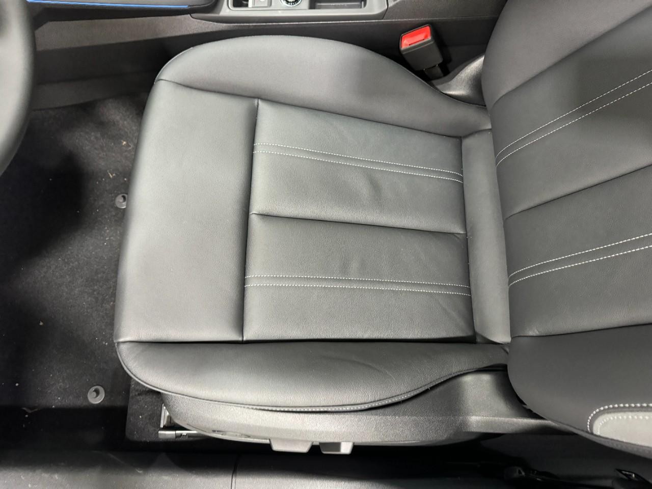 Audi A3 Vehicle Full-screen Gallery Image 28