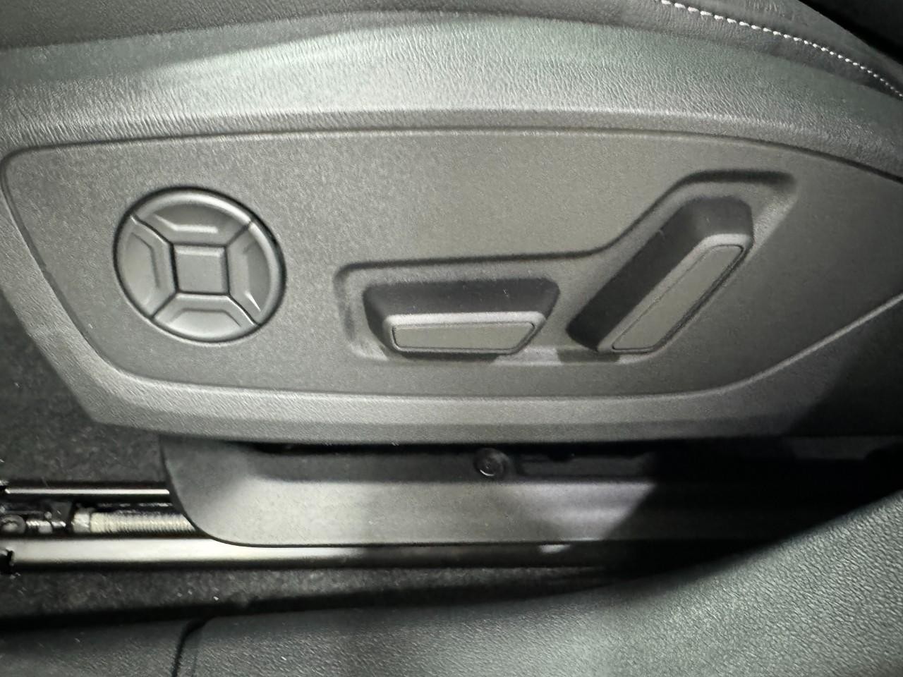 Audi A3 Vehicle Full-screen Gallery Image 29