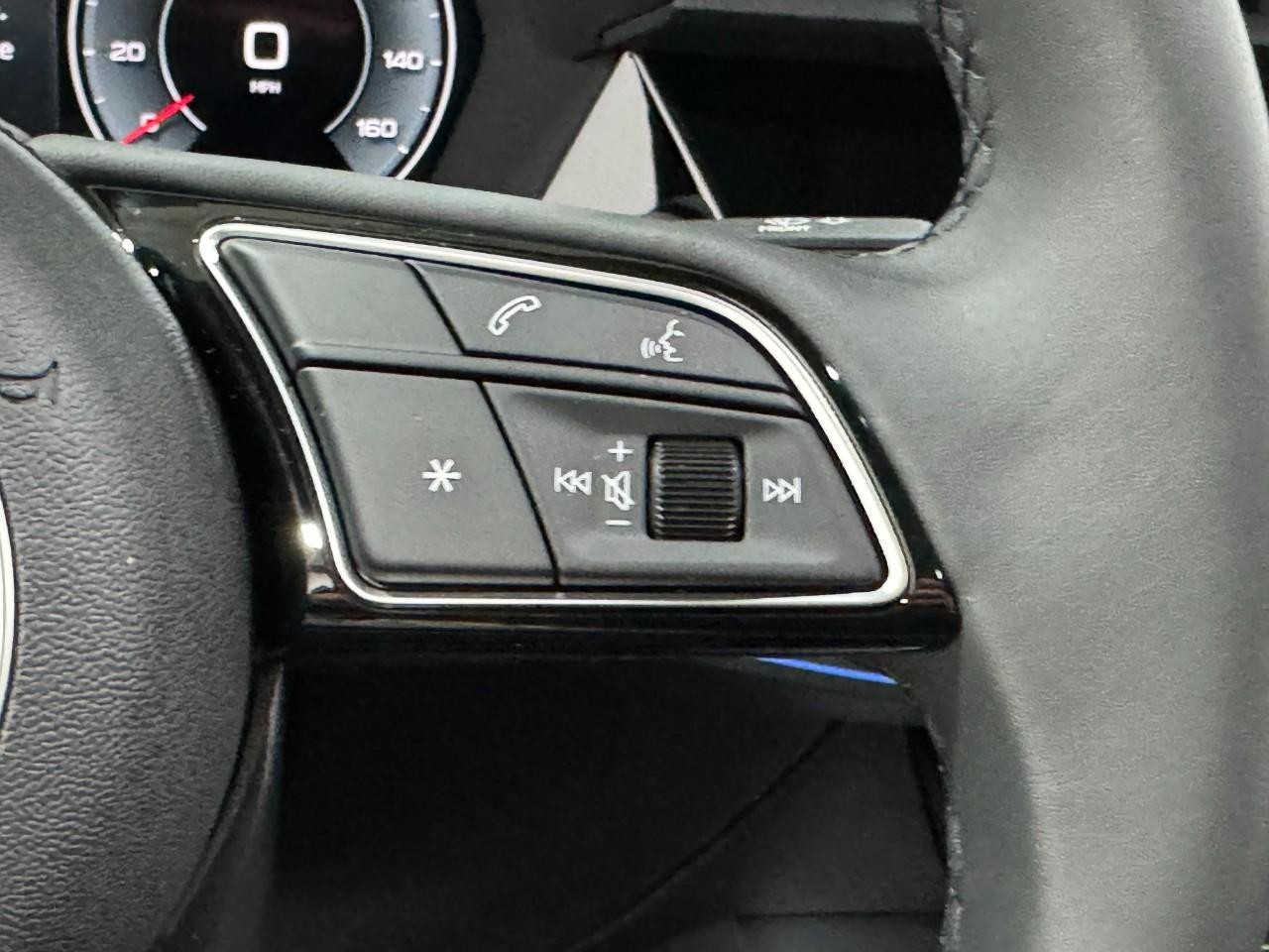 Audi A3 Vehicle Full-screen Gallery Image 33