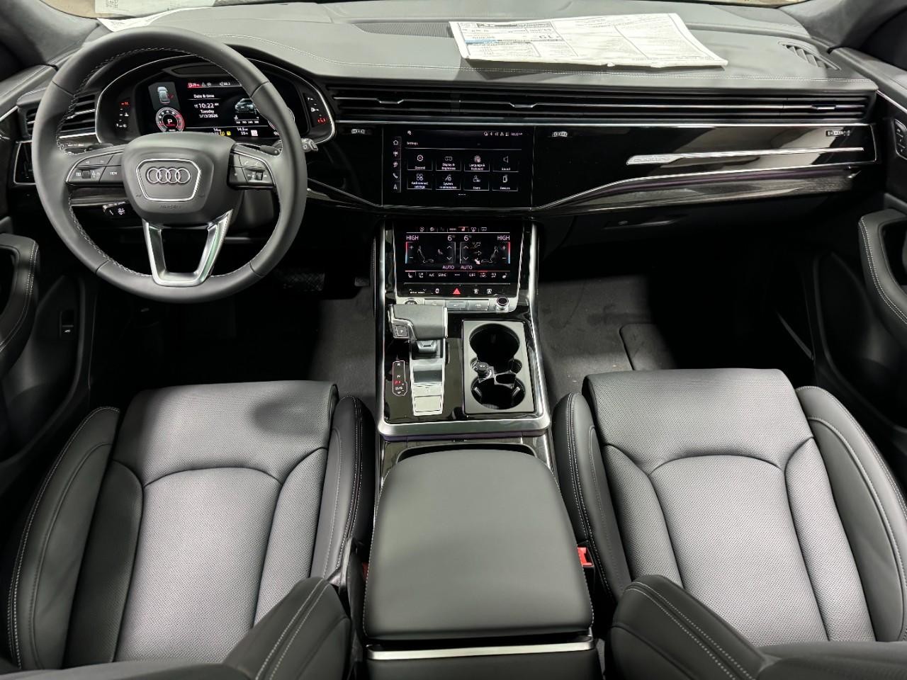 Audi Q8 Vehicle Full-screen Gallery Image 13