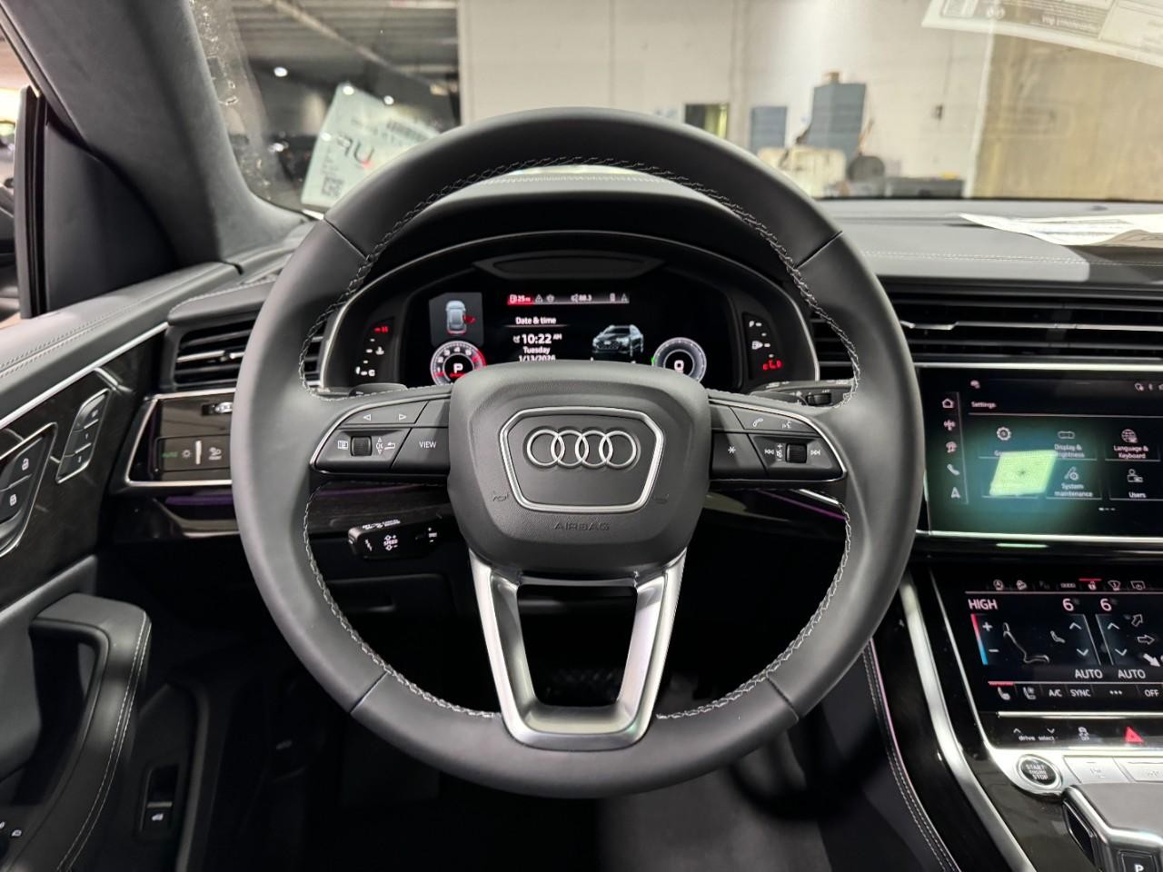 Audi Q8 Vehicle Full-screen Gallery Image 14