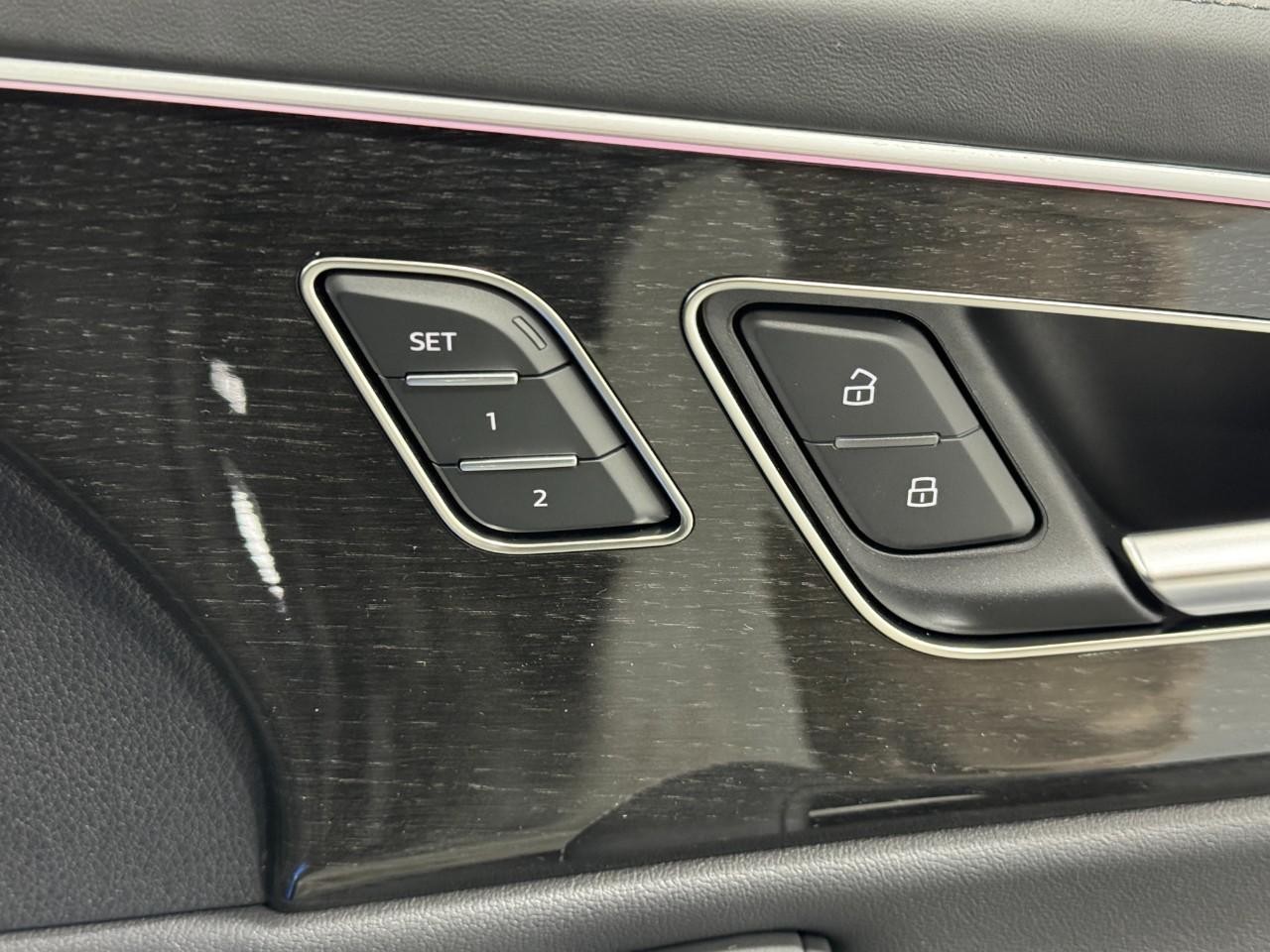 Audi Q8 Vehicle Full-screen Gallery Image 22