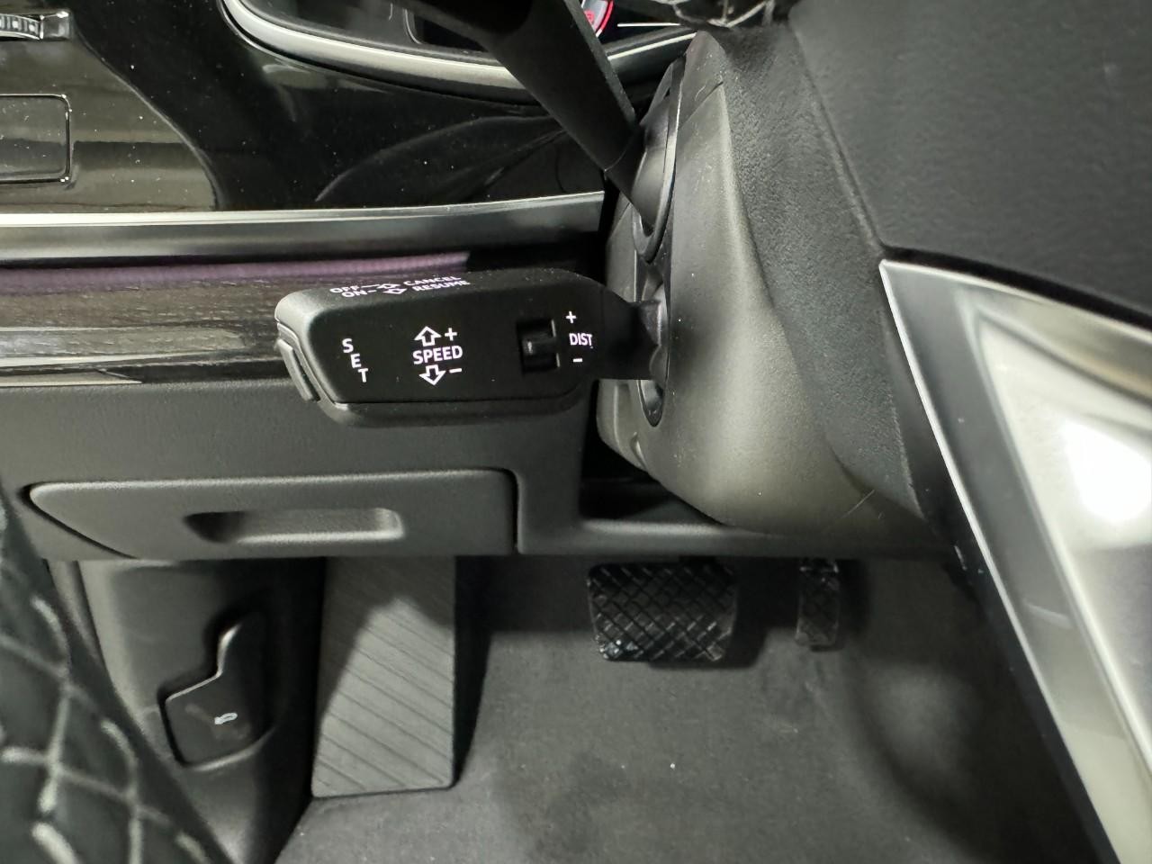 Audi Q8 Vehicle Full-screen Gallery Image 32