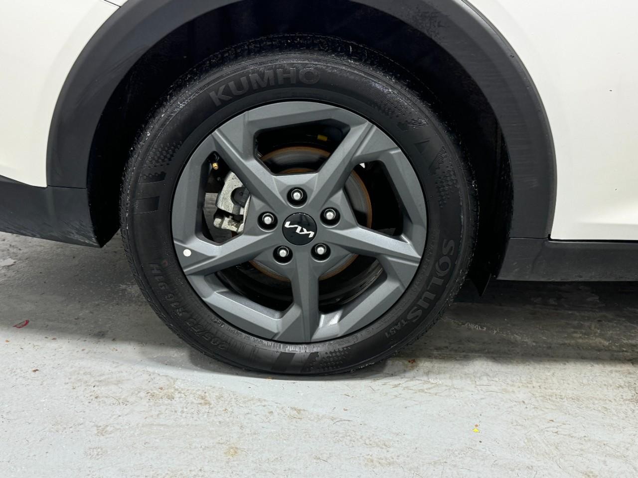 Kia K4 Vehicle Full-screen Gallery Image 5