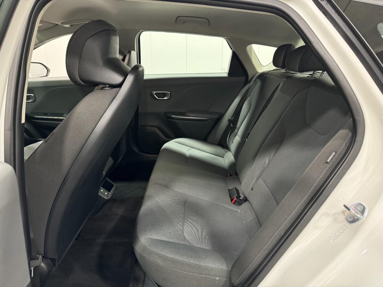 Kia K4 Vehicle Full-screen Gallery Image 8