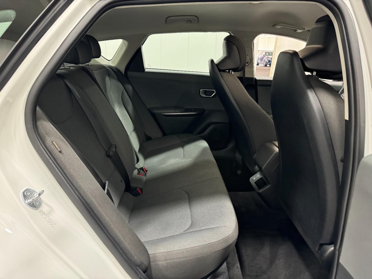 Kia K4 Vehicle Full-screen Gallery Image 10